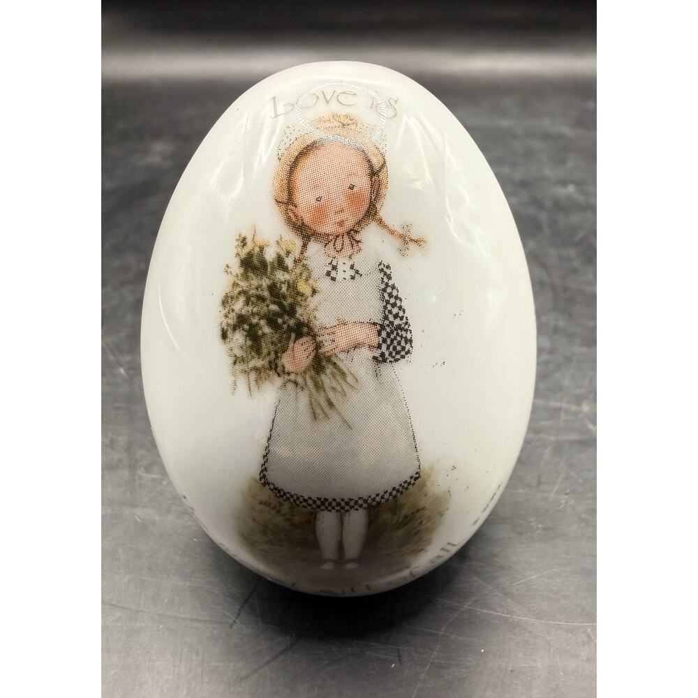 Porcelain Holly Hobbie "LOVE IS THE NICEST GIFT OF ALL" Egg 1970s